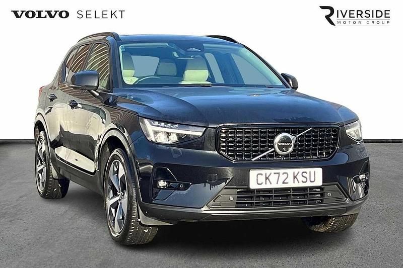 Begagnad Volvo XC40 Ultimate 197 HK (144 kW) 2022 Svart SUV