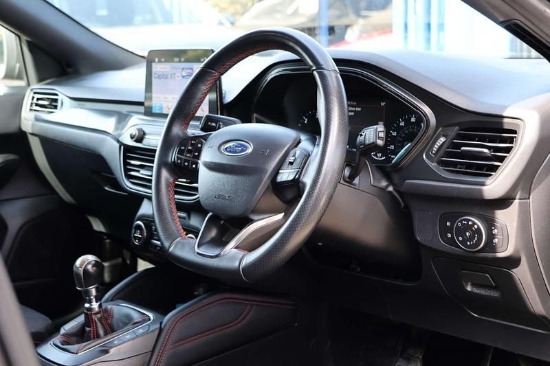 Używany Ford Focus ST-Line X 120 KM (88 kW) 2019 Szary Hatchback