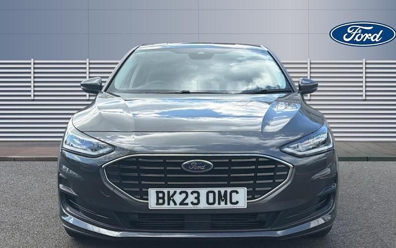 Usado Ford Focus Titanium X 125 HP (91 kW) 2023 Cinzento Citadino