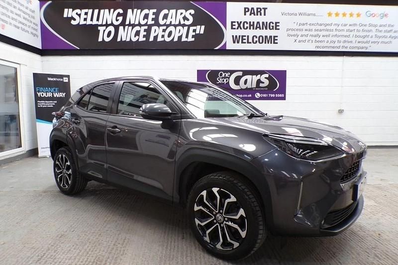 Used Toyota Yaris Hybrid Design 2022 SUV