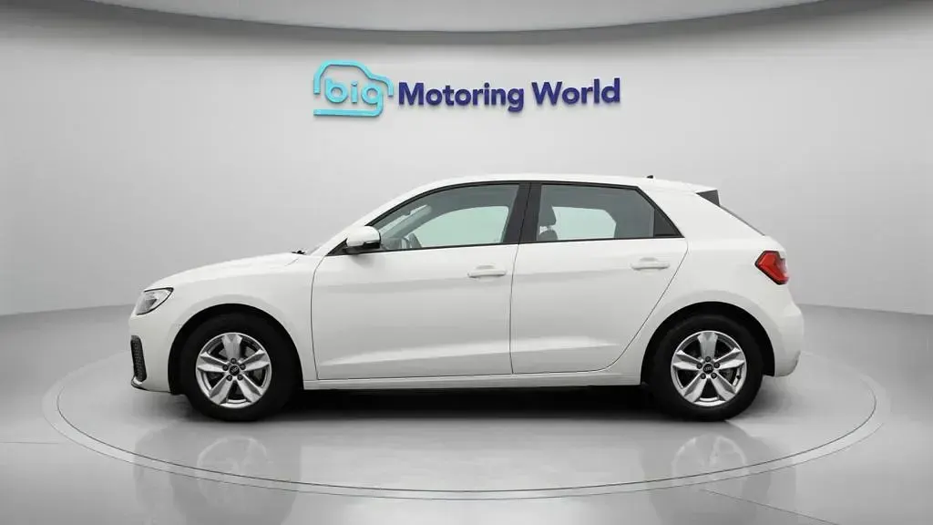 Used Audi A1 Sportback 110 HP (80 kW) 2022 White Hatchback