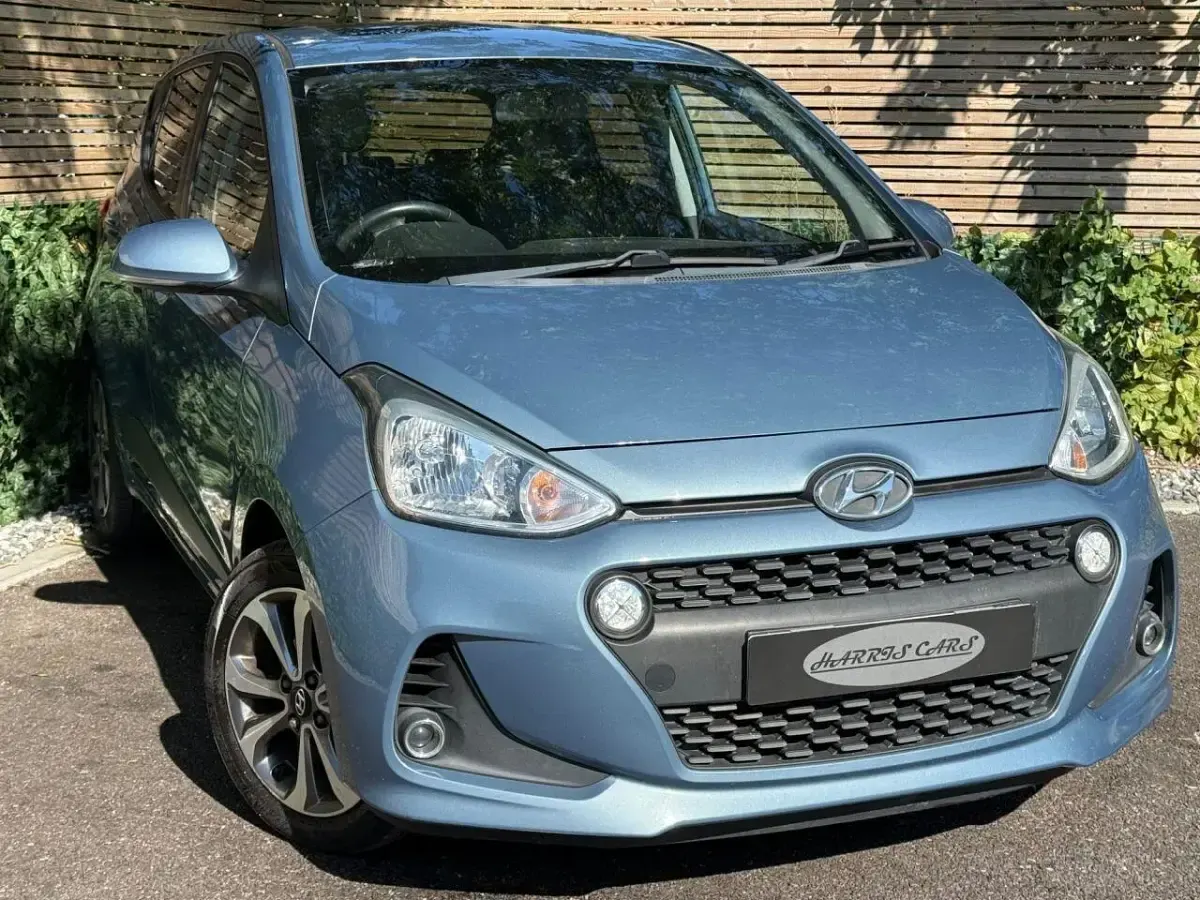 Used Hyundai i10 Premium SE 87 HP (63 kW) 2017 Blue Hatchback