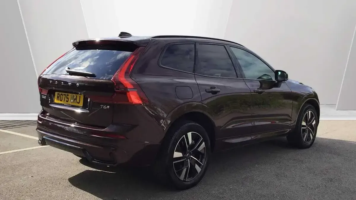 Used Volvo XC60 Plus 345 HP (253 kW) 2025 Red SUV