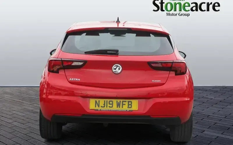 Used Vauxhall Astra Elite 150 HP (110 kW) 2019 Red Hatchback