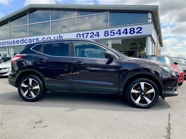 Black Used 2017 Nissan Qashqai N-Vision SUV | £5,380 - Image 1/4