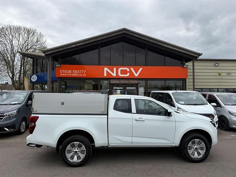 Used Isuzu D-Max 163 HP (119 kW) 2022 White Pickup