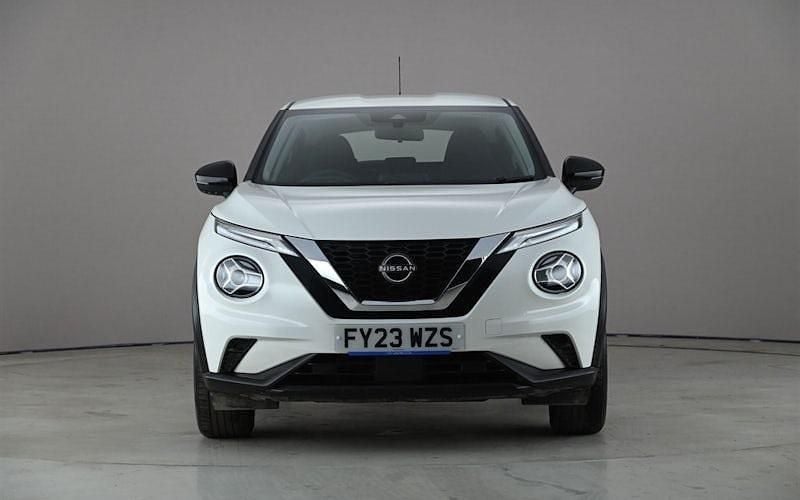 Used Nissan Juke Acenta 114 HP (83 kW) 2023 White SUV