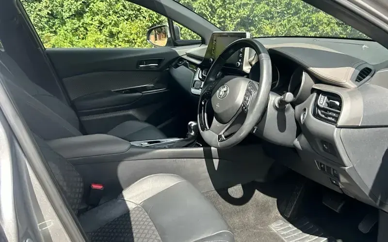Used Toyota C-HR 122 HP (89 kW) 2020 Silver SUV