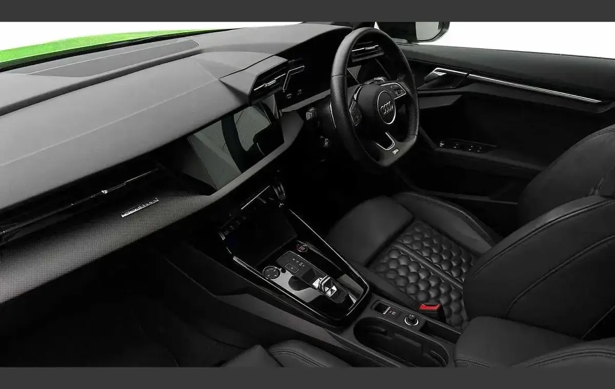 Usado Audi RS3 Sport 400 CV (294 kW) 2022 Verde Berlina