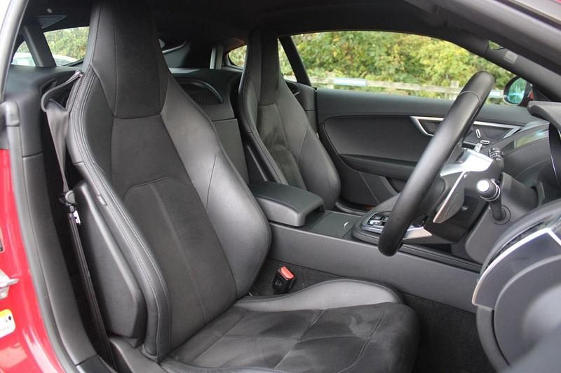 Used Jaguar F-Type R-Dynamic 300 HP (220 kW) 2019 Red Coupe