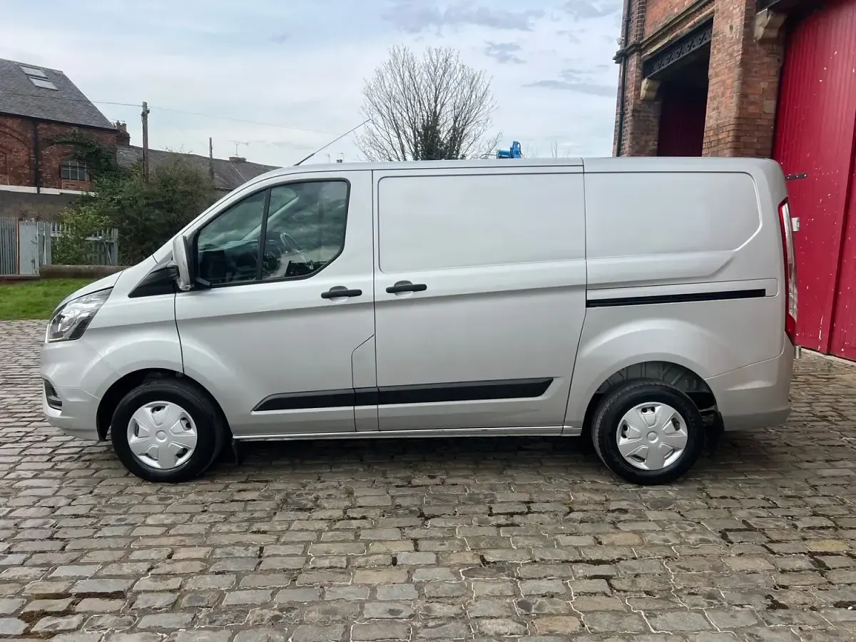 Used Ford Transit Custom Trend 130 HP (95 kW) 2022 Silver Van