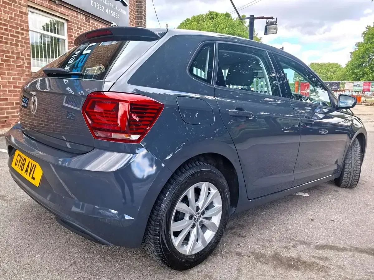 Used VW Polo SE 65 HP (47 kW) 2018 Grey Hatchback