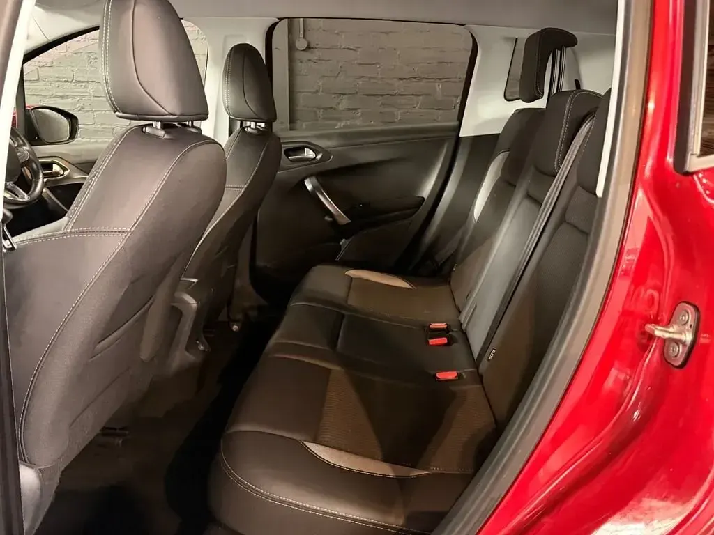 Second-hand Peugeot 2008 Allure 100 CP (73 kW) 2019 Roșu SUV