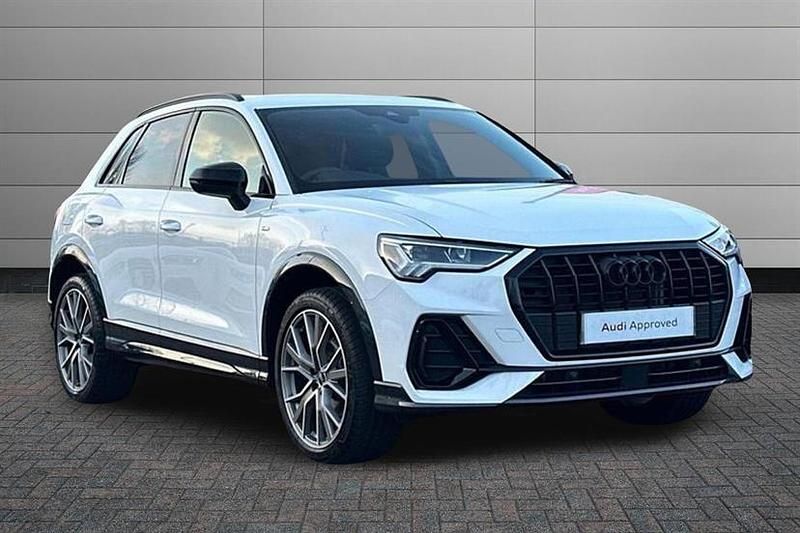 Begagnad Audi Q3 Black Edition 150 HK (110 kW) 2025 Vit SUV