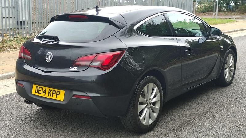 Used Vauxhall Astra GTC SRi 2014 Black Hatchback