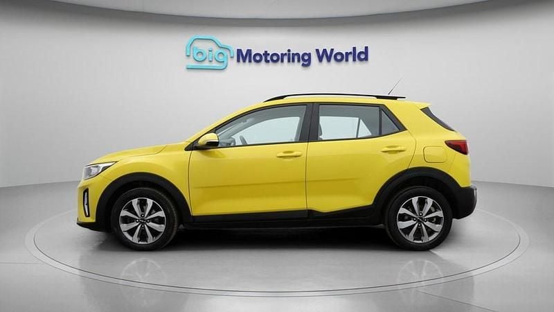 Used Kia Stonic 99 HP (72 kW) 2022 Yellow SUV