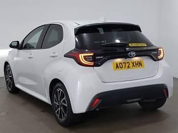 Used Toyota Yaris Hybrid Design 116 HP (85 kW) 2023 White Hatchback