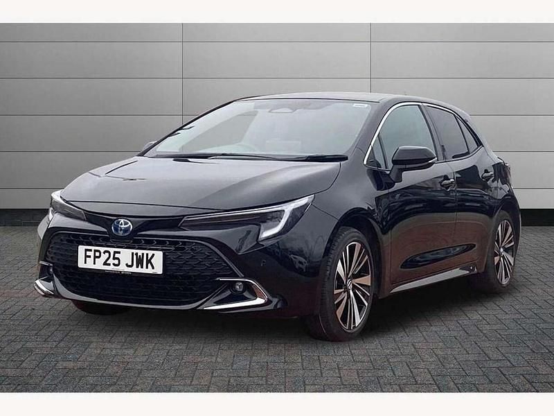 Used Toyota Corolla Design 140 HP (102 kW) 2025 Black Hatchback