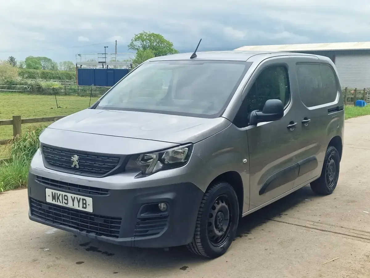 Second-hand Peugeot Partner 100 CP (73 kW) 2019 Gri Monovolum