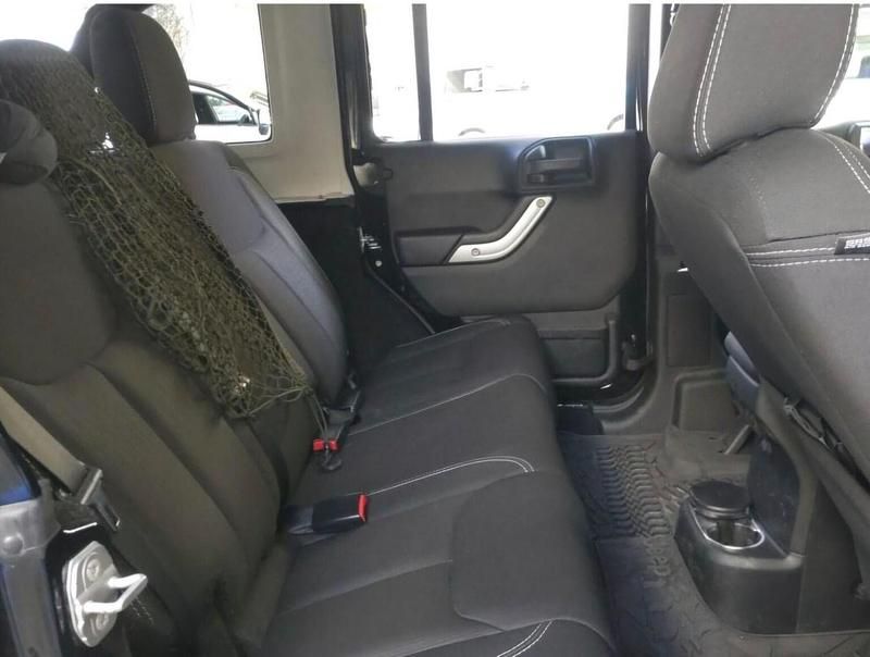 Used Jeep Wrangler Sahara 285 HP (209 kW) 2015 Black SUV