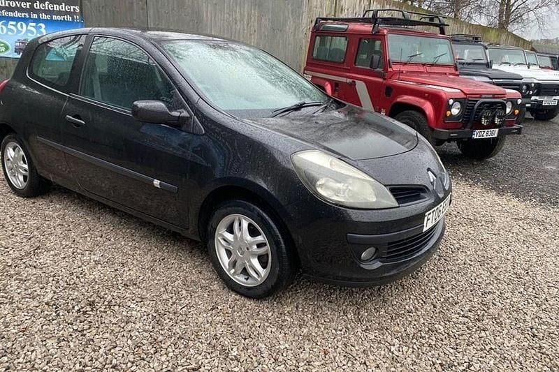 Used Renault Clio II Dynamique 98 HP (72 kW) 2006 Black Hatchback