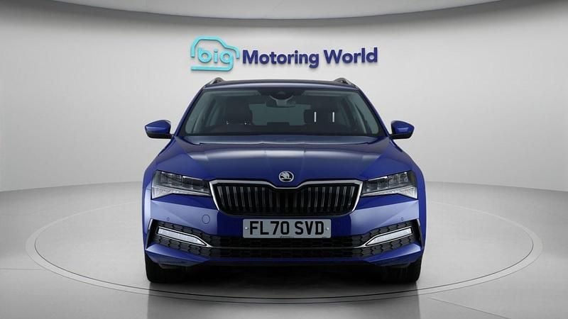 Usado Skoda Superb SE Technology 218 CV (160 kW) 2020 Azul Familiar