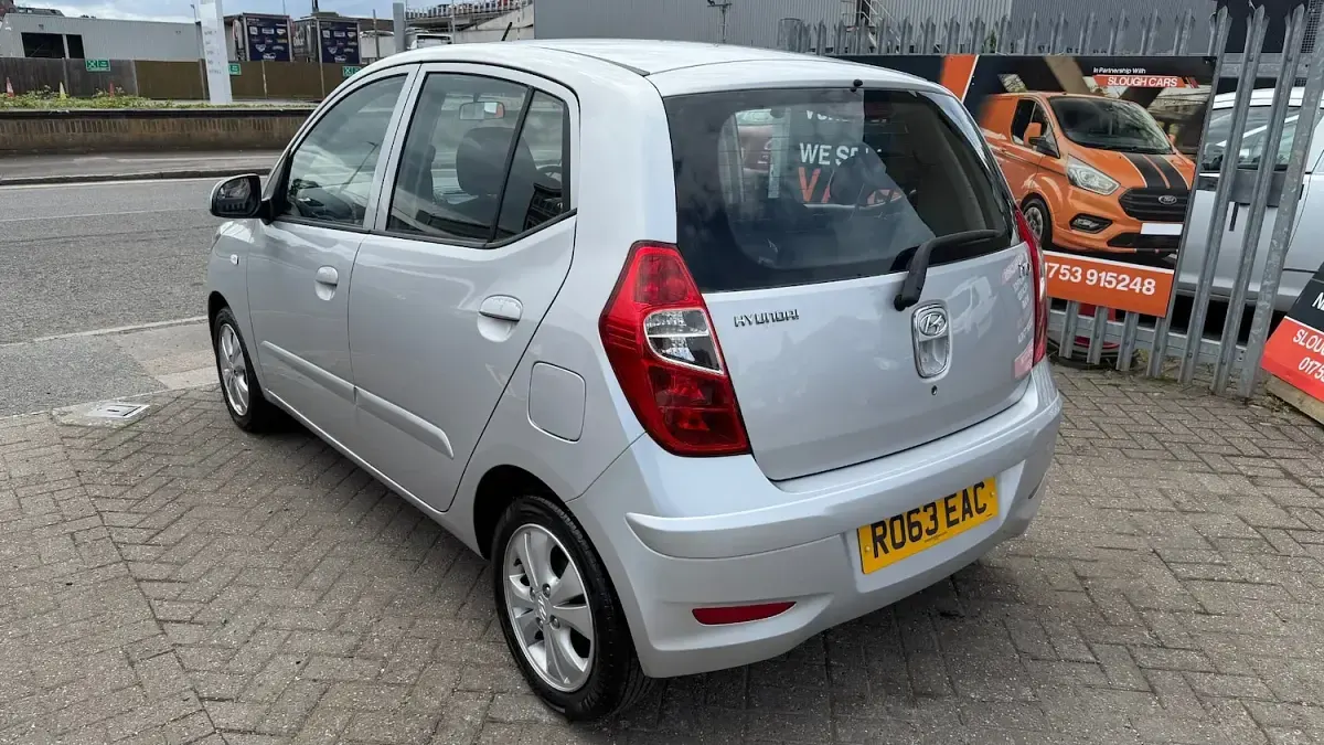 Used Hyundai i10 Active 83 HP (61 kW) 2013 Silver Hatchback