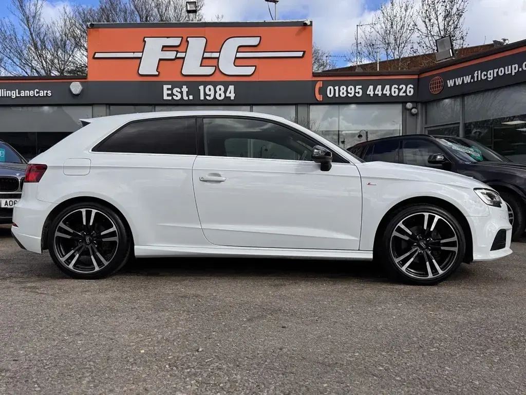 Używany Audi A3 S-Line 150 KM (110 kW) 2017 Biały Hatchback