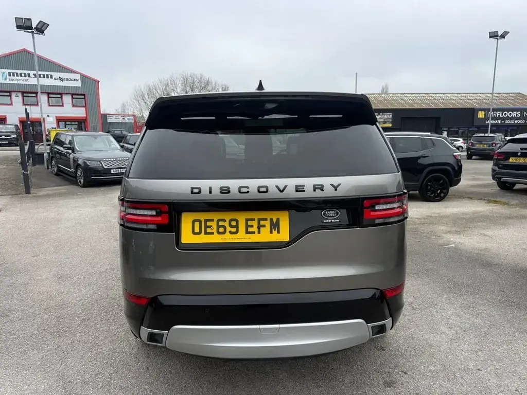 Used Land Rover Discovery 5 HSE Luxury 2019 Silicon silver SUV