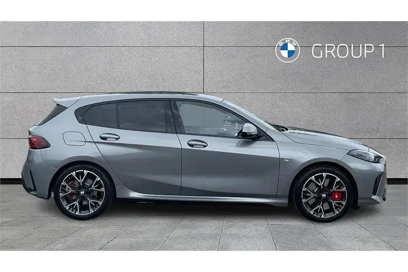 Usado BMW 120 M Sport 156 CV (114 kW) 2025 Gris Utilitario