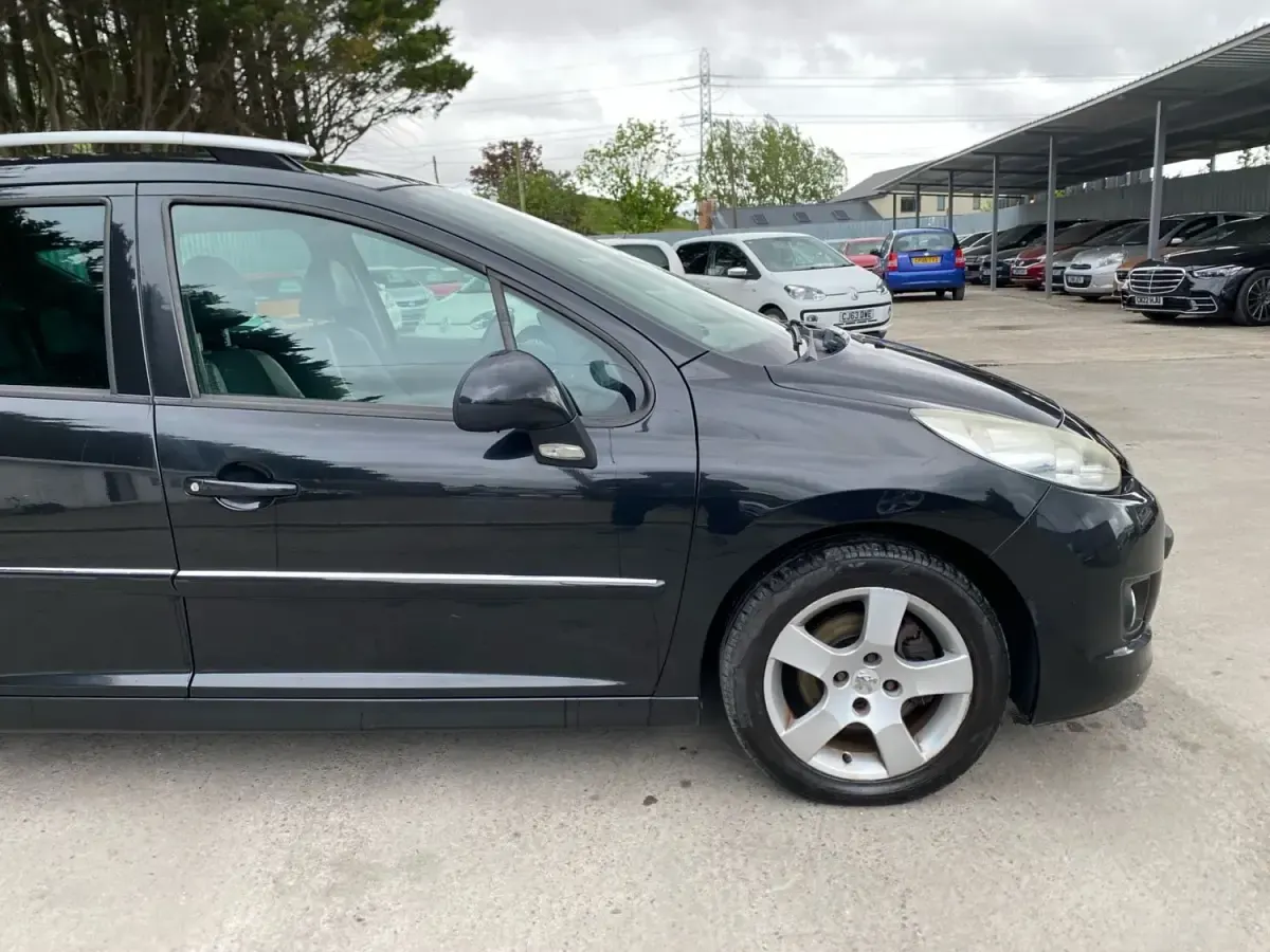 Używany Peugeot 207 Allure 120 KM (88 kW) 2012 Czarny Kombi