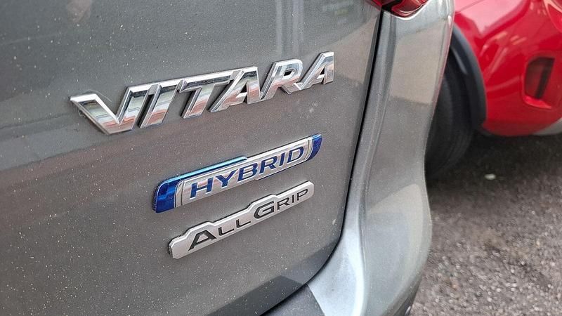 Używany Suzuki Vitara SZ5 129 KM (94 kW) 2020 Szary SUV