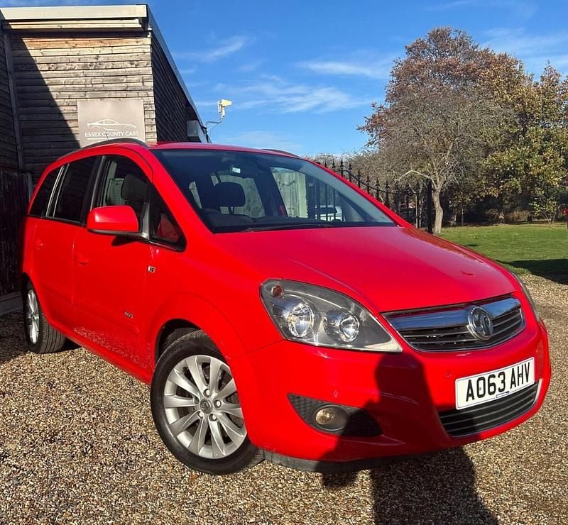 Red Used 2013 Vauxhall Zafira Design Edition MPV | £2,995 (Fair price) - Image 1/4