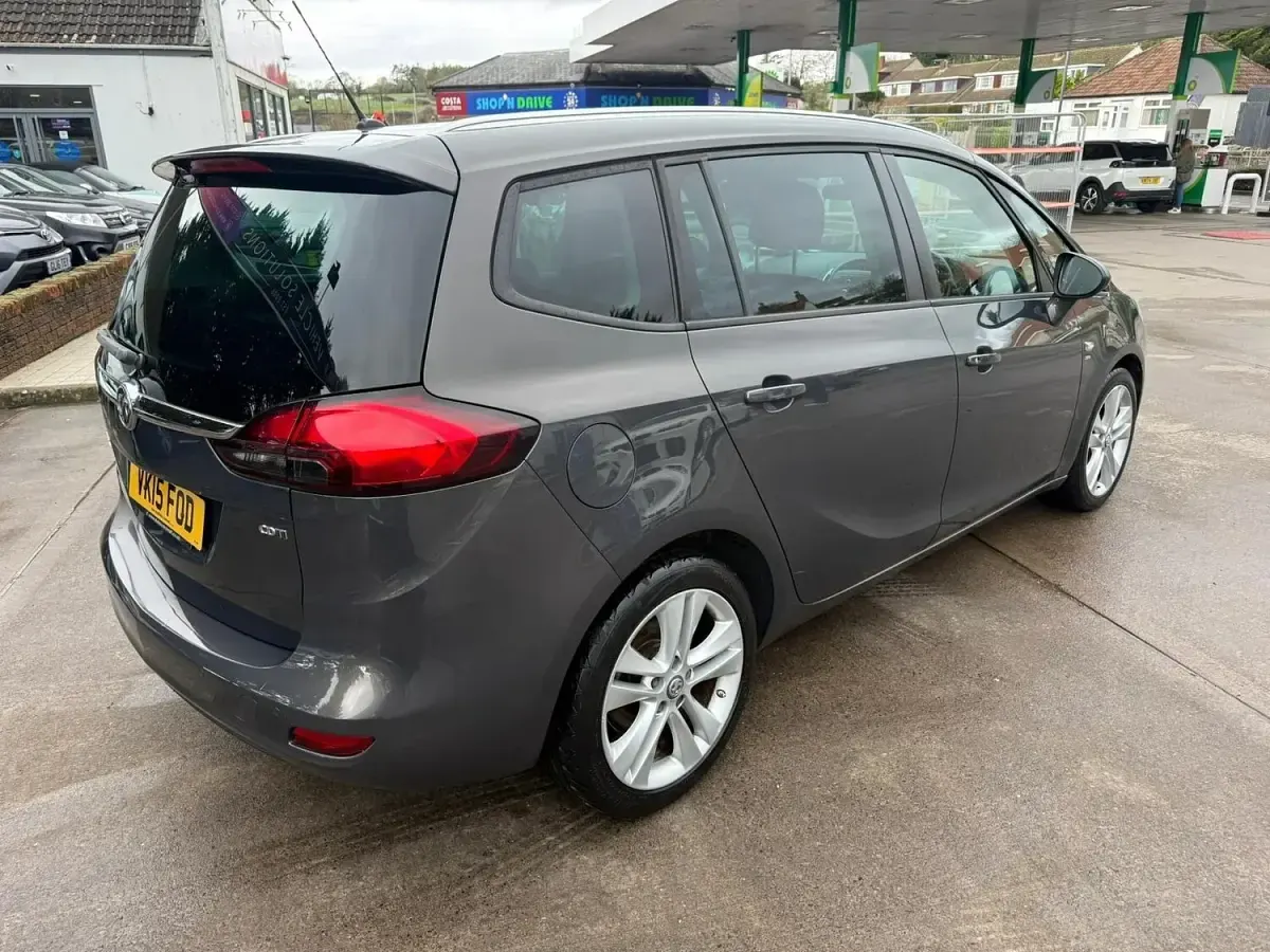 Used Vauxhall Zafira SRi 170 HP (125 kW) 2015 Grey MPV