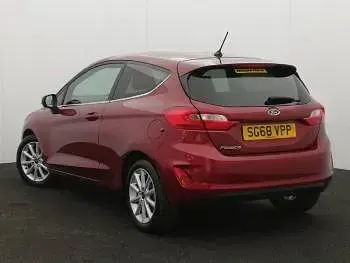 Used Ford Fiesta Titanium 125 HP (91 kW) 2018 Red Hatchback