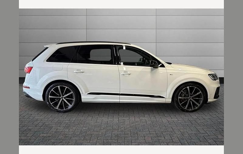 Used Audi Q7 Black Edition 340 HP (250 kW) 2021 White SUV