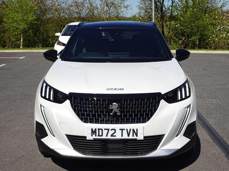 Begagnad Peugeot 2008 GT 2023 Vit SUV