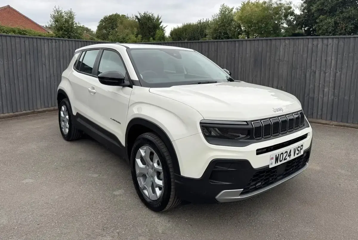 Używany Jeep Avenger Altitude 100 KM (73 kW) 2024 Biały SUV