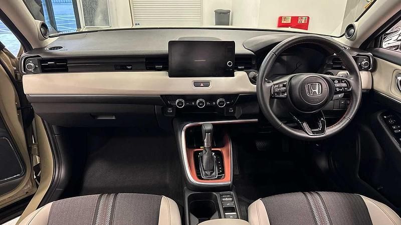 Used Honda HR-V Advance 131 HP (96 kW) 2024 Beige SUV