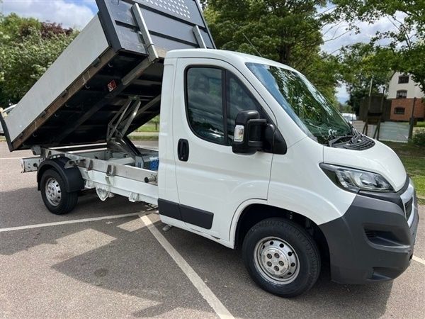 White Used 2018 Peugeot Boxer Van | £11,394 (Super price) - Image 1/1