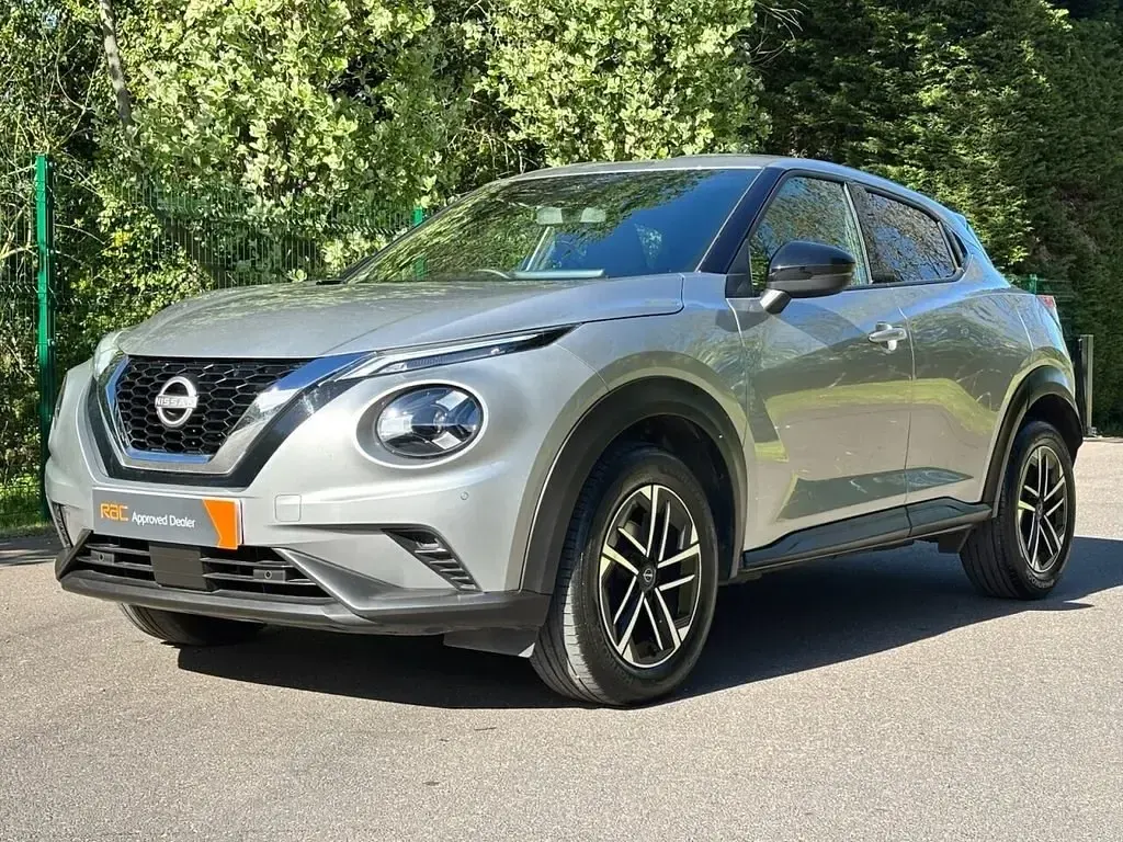 Usado Nissan Juke N-Connecta 114 CV (83 kW) 2025 Plateado SUV