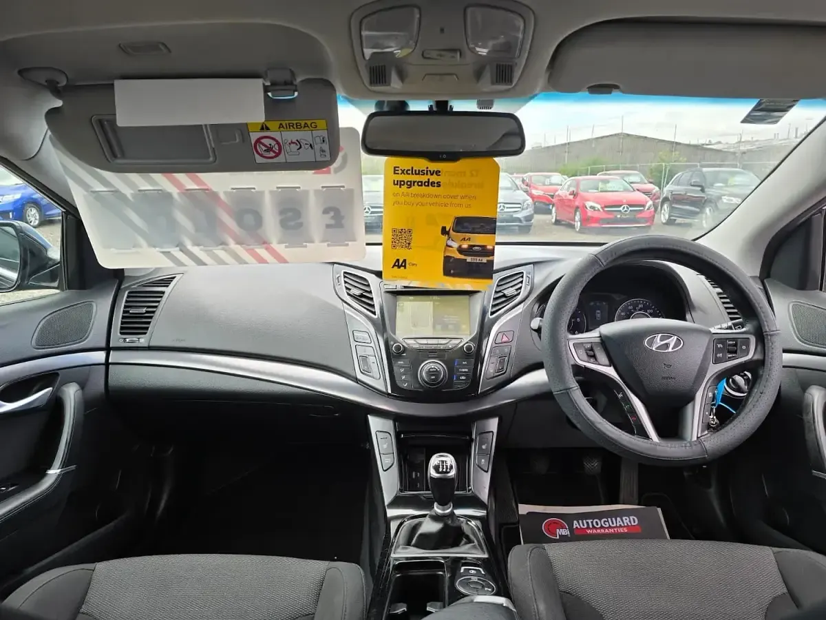 Used Hyundai i40 SE 115 HP (84 kW) 2015 Black Estate