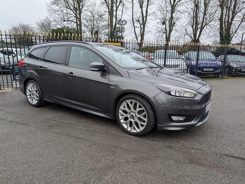 Grey Used 2017 Ford Focus ST-Line Estate | £8,490 (Fair price) - Image 1/4