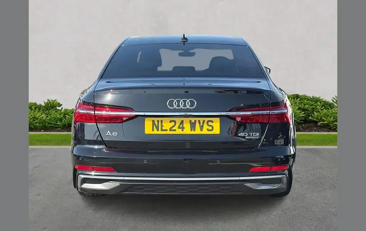 Usado Audi A6 S-Line 204 HP (150 kW) 2024 Preto Sedan