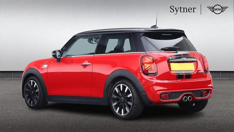 Usado Mini Cooper S Exclusive 192 HP (141 kW) 2019 Vermelho Citadino