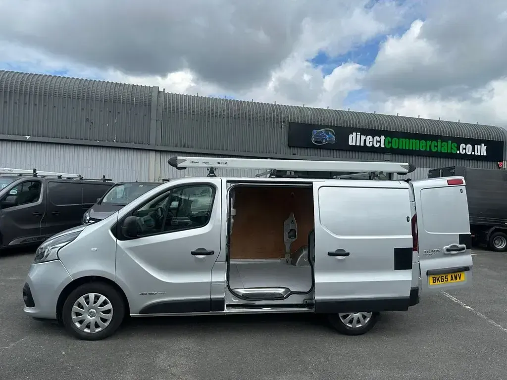 Used Renault Trafic Business 2015 Silver MPV