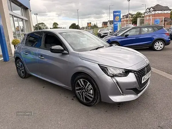 Used Peugeot 208 Allure+ 100 HP (73 kW) 2023 Grey Hatchback