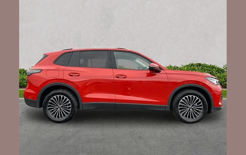 New VW Tiguan Match 150 HP (110 kW) 2026 Red SUV