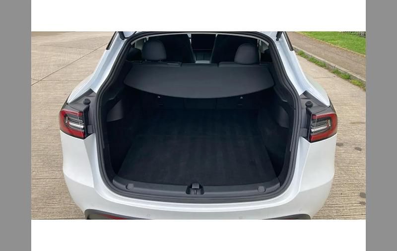 Used Tesla Model Y Long Range AWD 378 kW (514 HP) 2022 White SUV