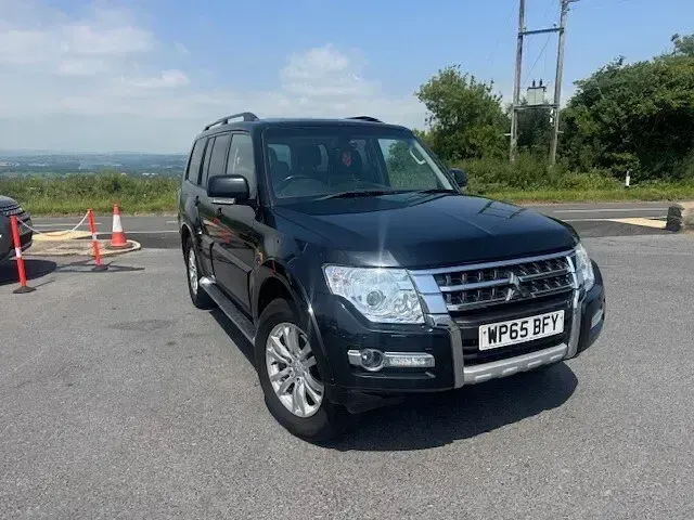 Used Mitsubishi Shogun 187 HP (137 kW) 2015 Black SUV